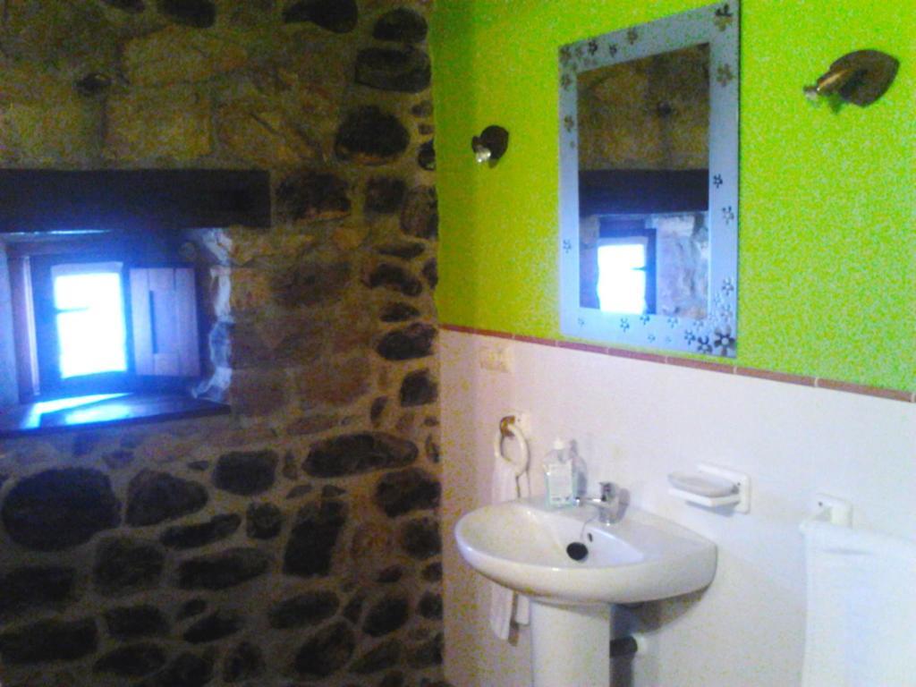 La Posada De Maria Villanueva de la Peña Δωμάτιο φωτογραφία